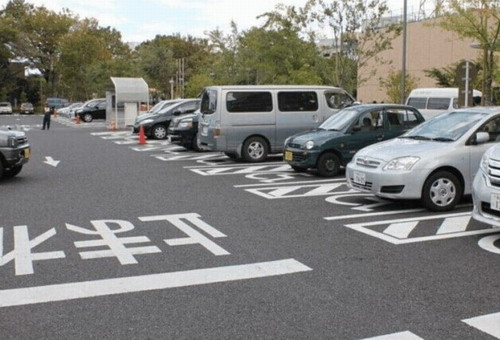 實(shí)拍每平方2.5萬造價(jià)的<a href='/hospital/japan/'>日本醫(yī)院</a>綜合體