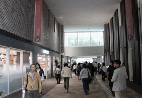 實(shí)拍每平方2.5萬造價(jià)的<a href='/hospital/japan/'>日本醫(yī)院</a>綜合體